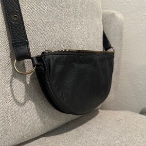 Lyons leather co - original “bee” cross body adjustable fanny